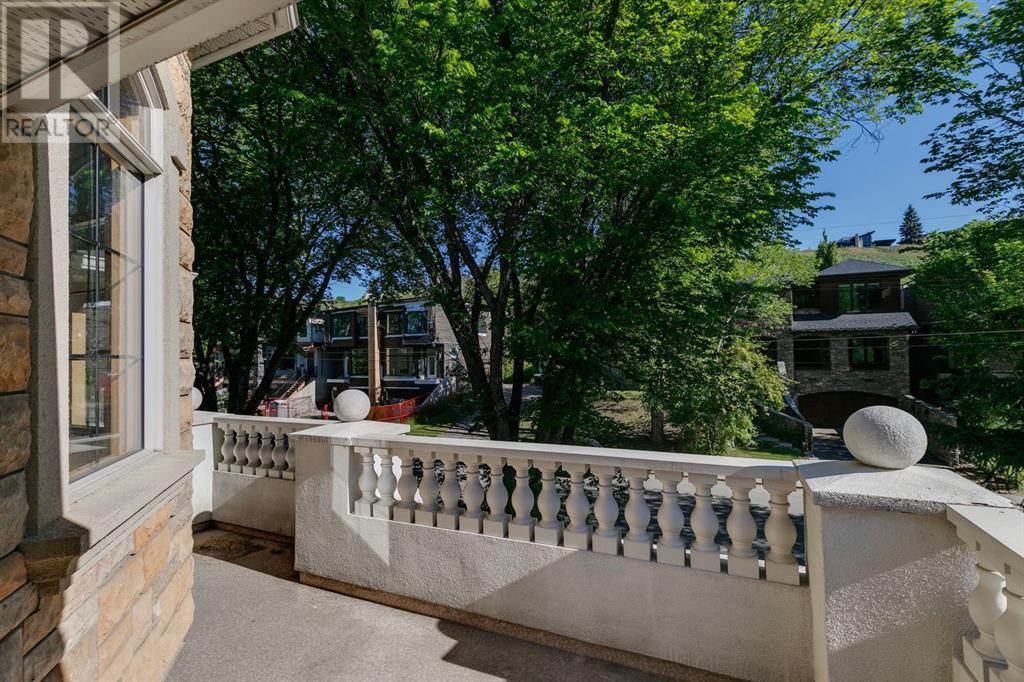 Single Family House for Sale in   Avenue NW West Hillhurst Calgary 