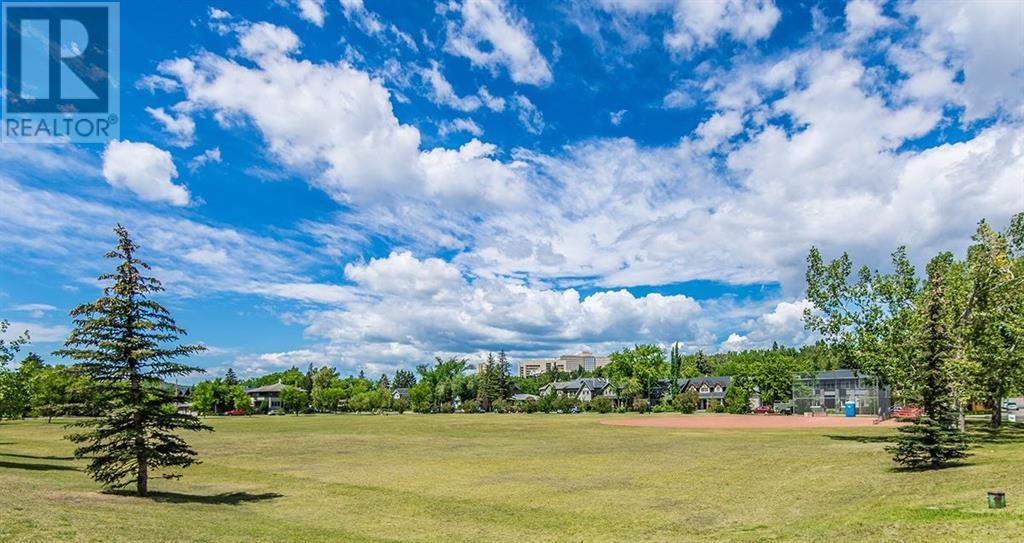 Single Family House for Sale in   Avenue NW West Hillhurst Calgary 