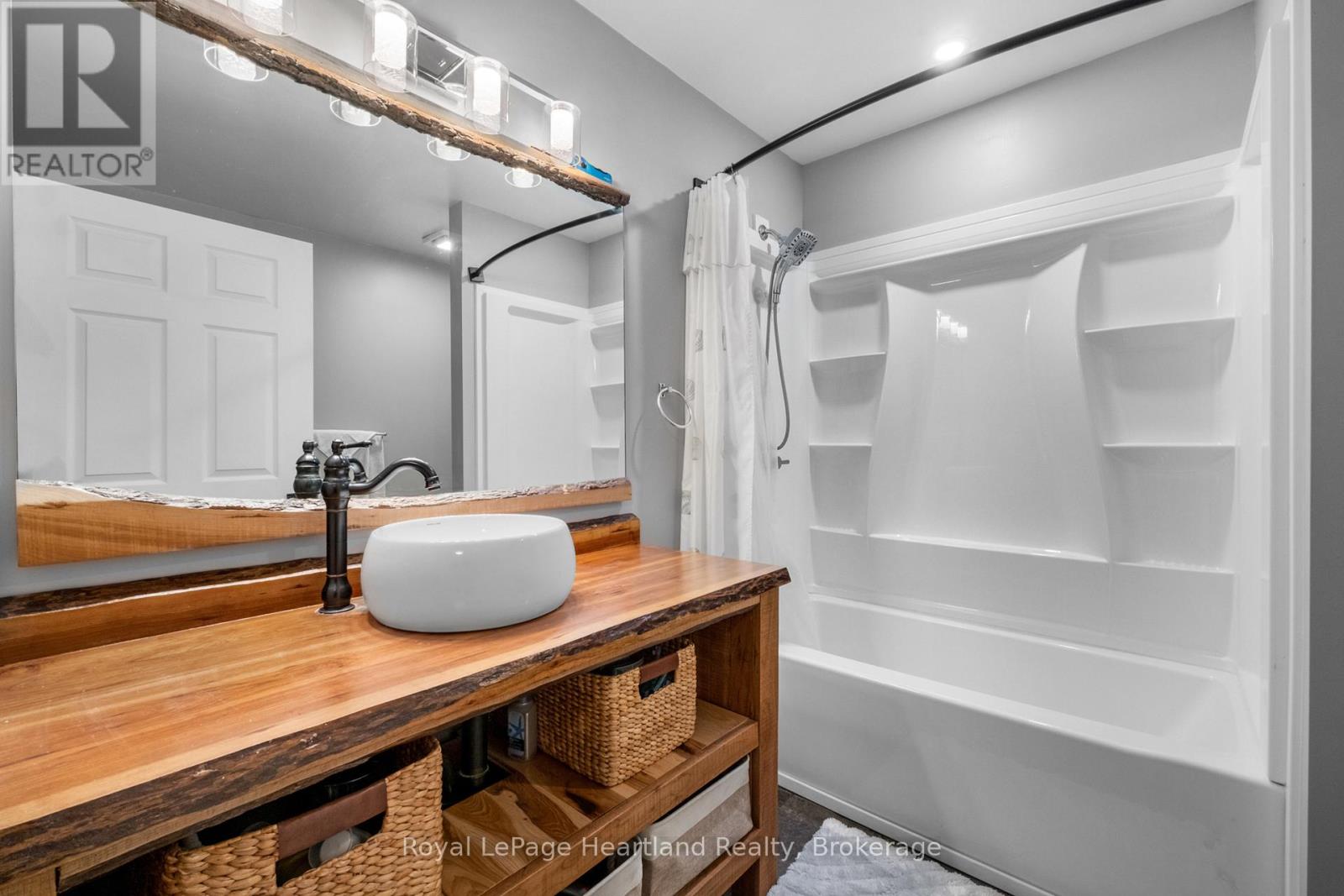 Photo 44 of 9 Parkhaven Crescent, St Marys ON
