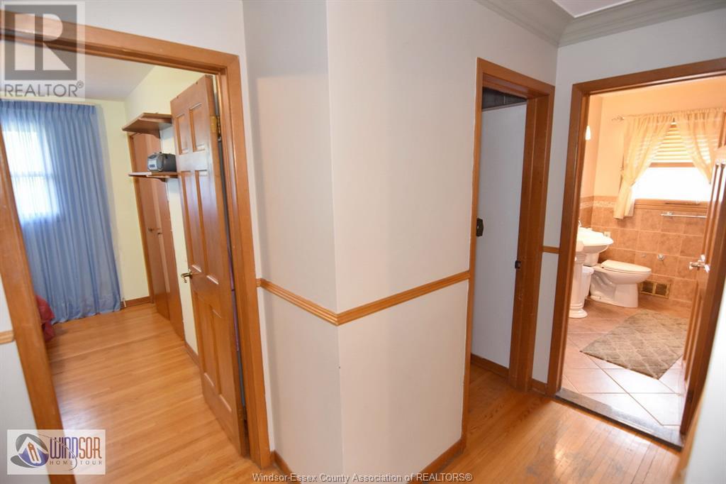 Photo 16 of 1464 Roxborough, Windsor ON