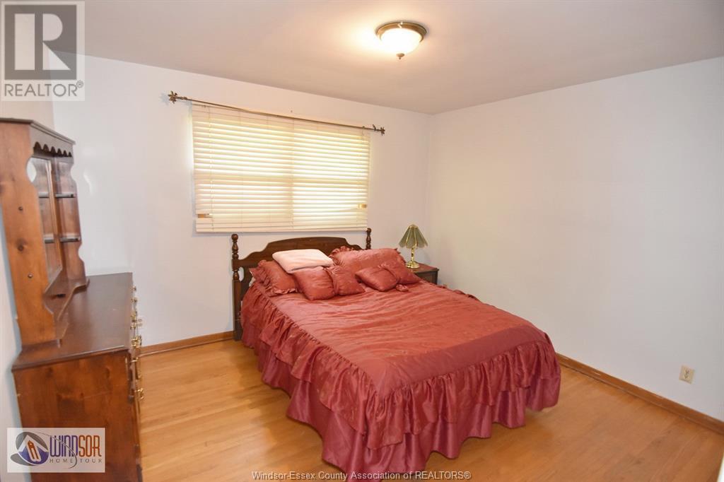 Photo 20 of 1464 Roxborough, Windsor ON