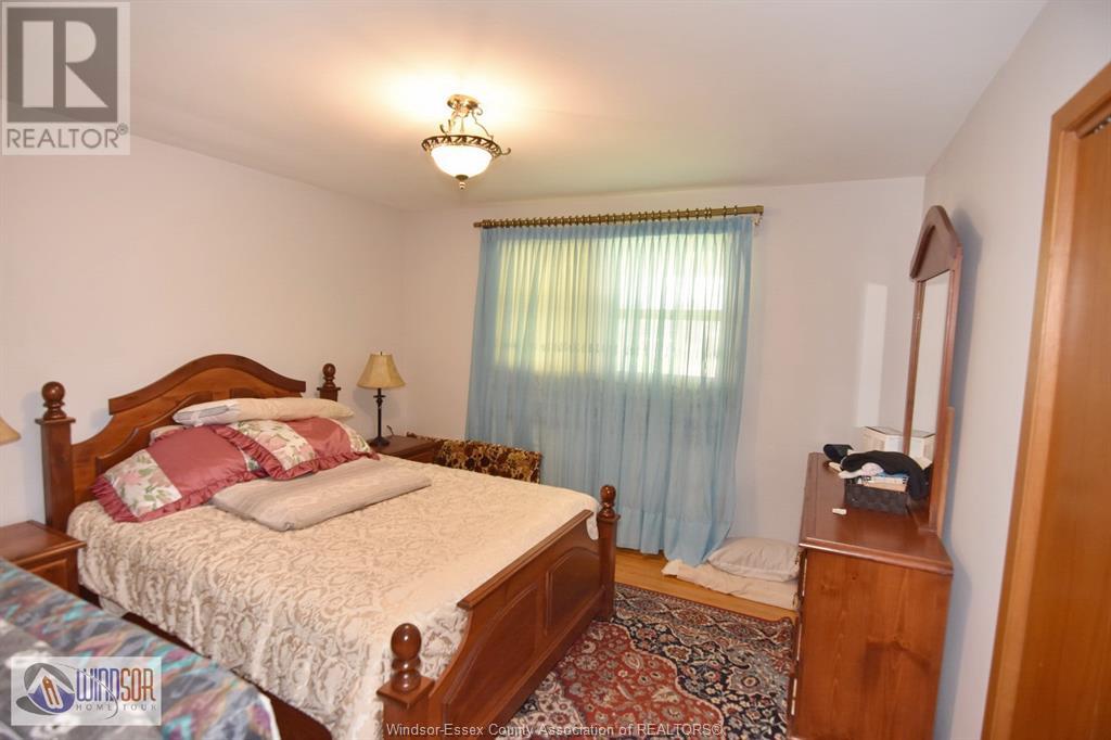 Photo 22 of 1464 Roxborough, Windsor ON