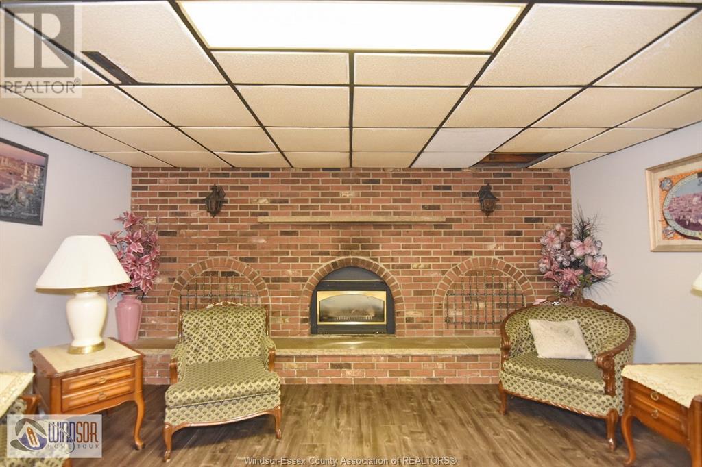 Photo 25 of 1464 Roxborough, Windsor ON