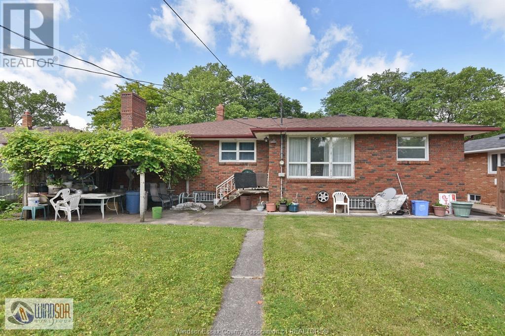 Photo 42 of 1464 Roxborough, Windsor ON