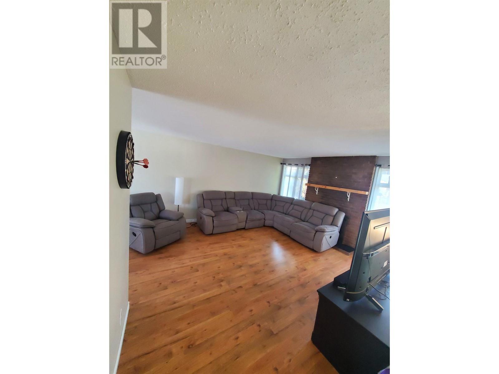 27 MANSON CRESCENT, Mackenzie