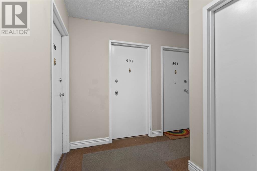 Single Family House Multi-level for Sale in    Avenue SW Beltline Calgary 