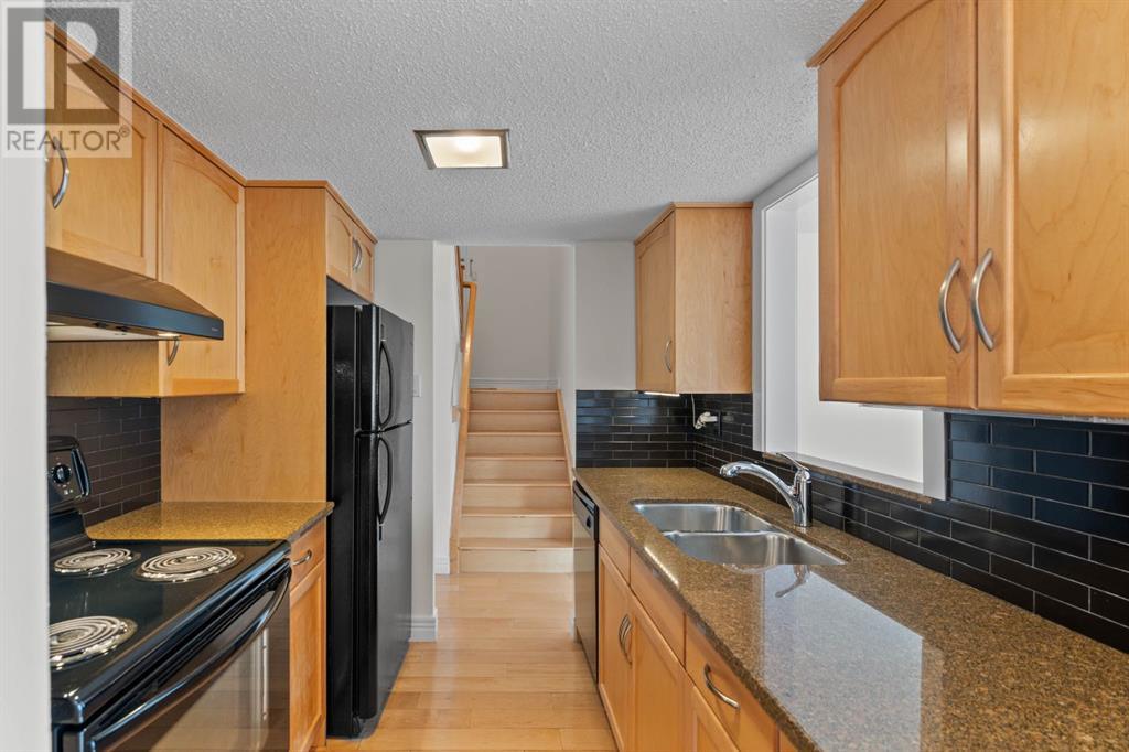 Single Family House Multi-level for Sale in    Avenue SW Beltline Calgary 