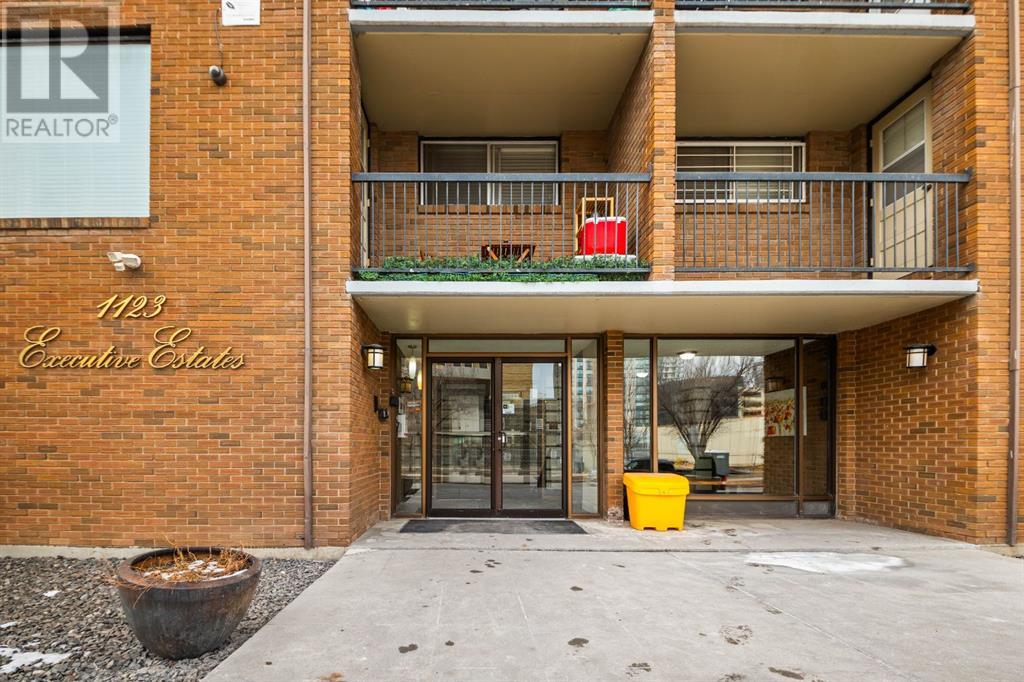 Single Family House Multi-level for Sale in    Avenue SW Beltline Calgary 