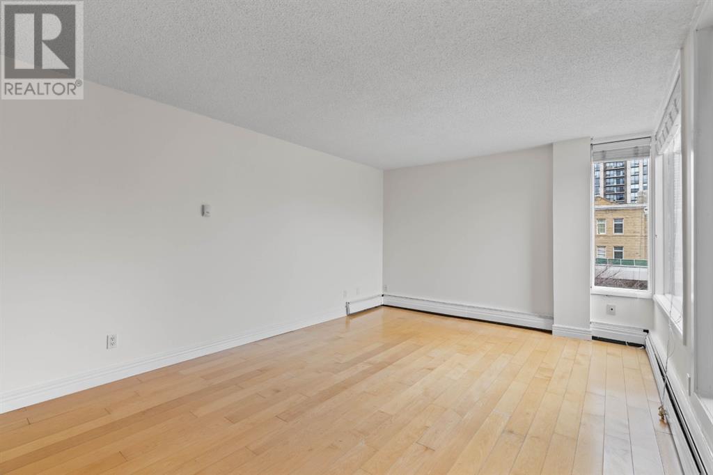 Single Family House Multi-level for Sale in    Avenue SW Beltline Calgary 