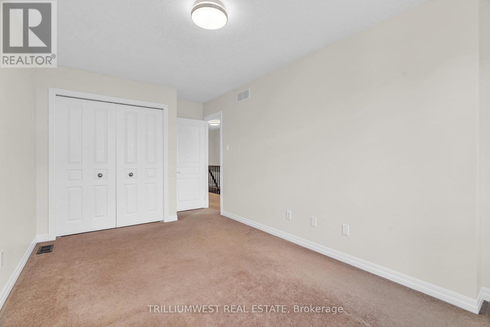 Photo 22 of 35 105 Pinnacle Drive, Kitchener ON