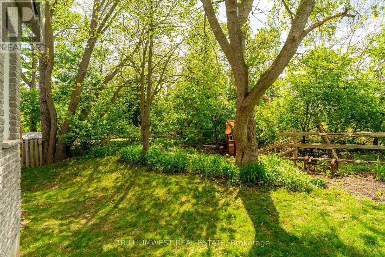 Photo 41 of 35 105 Pinnacle Drive, Kitchener ON