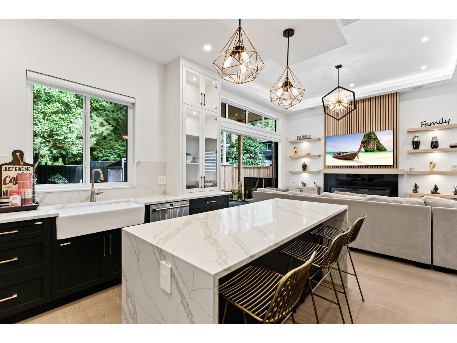 Photo 11 of 5673 Fairlight Crescent, Delta BC