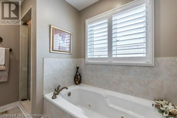 Photo 33 of 2099 Blacksmith Lane, Oakville ON
