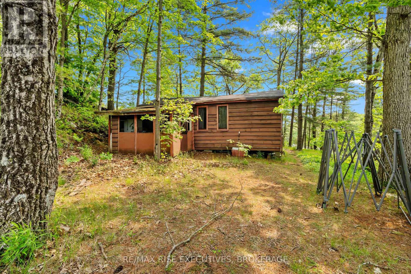 Photo 35 of 252 Dean Island Road, Rideau Lakes ON