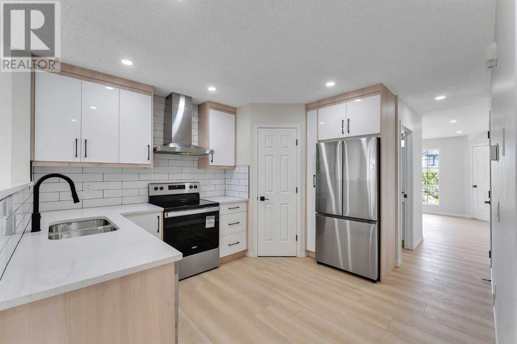 135 Hidden Way NW, Calgary, Alberta