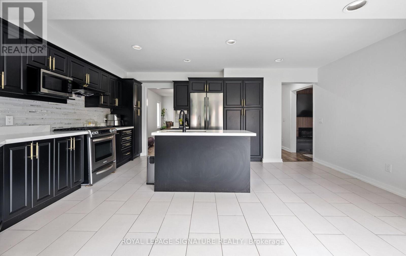 Single Family House for Sale in  NIPIGON COURT Brampton (Westgate) 