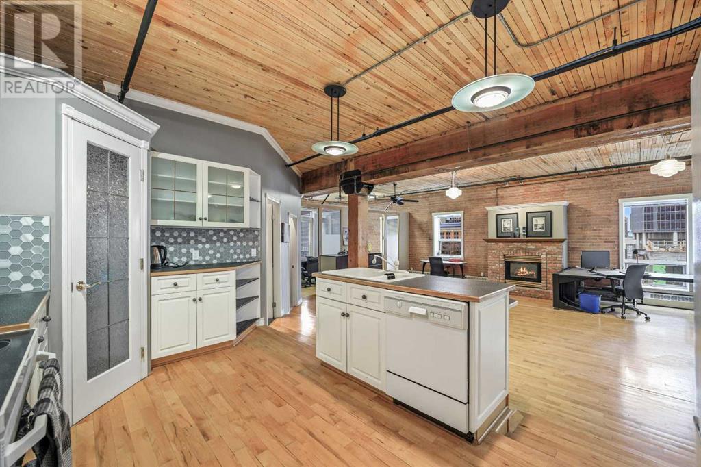 Single Family House Loft for Sale in    Avenue SW Beltline Calgary 