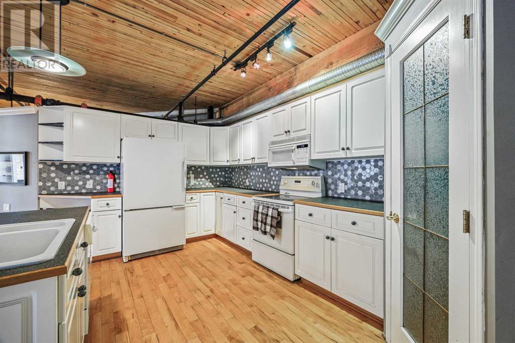 Single Family House Loft for Sale in    Avenue SW Beltline Calgary 