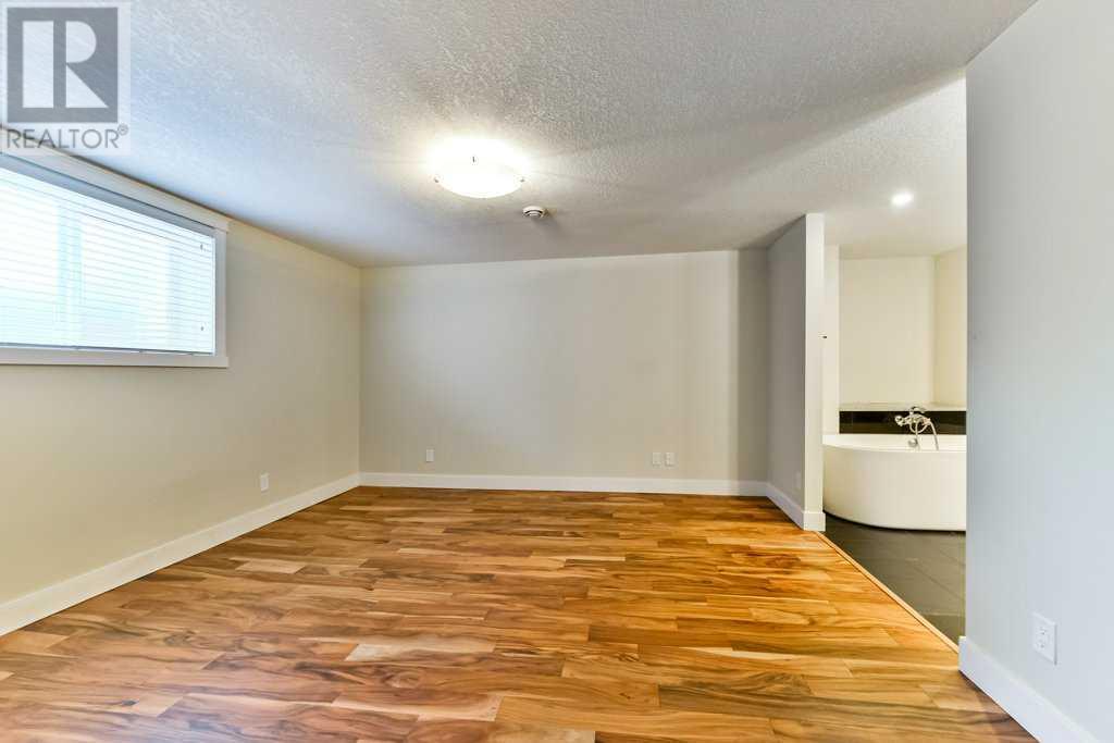 Single Family House Bungalow for Sale in  Oakmount Drive SW Oakridge Calgary 