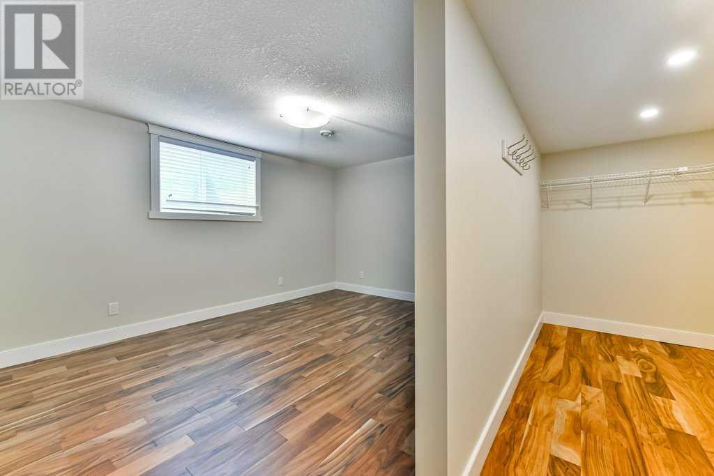 Single Family House Bungalow for Sale in  Oakmount Drive SW Oakridge Calgary 