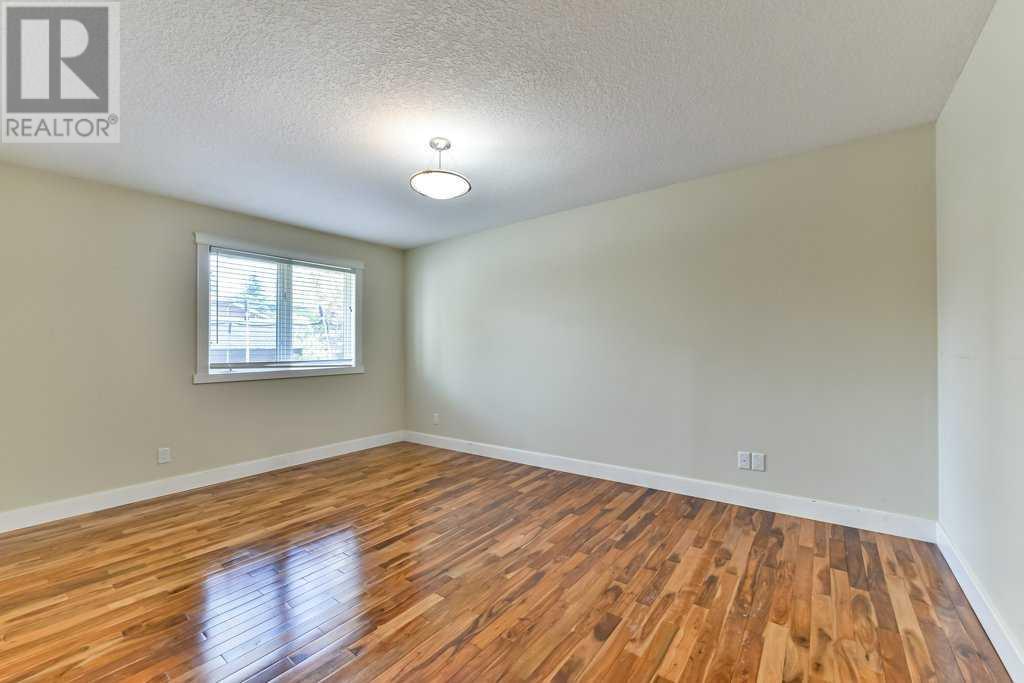 Single Family House Bungalow for Sale in  Oakmount Drive SW Oakridge Calgary 