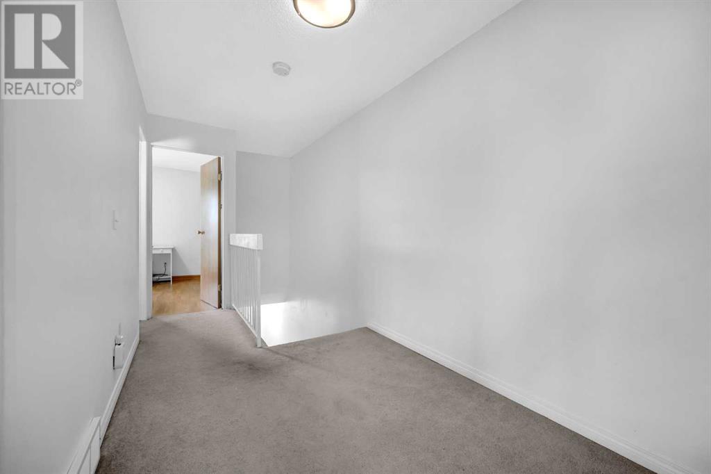 Single Family House for Sale in  Templegreen Road NE Temple Calgary 