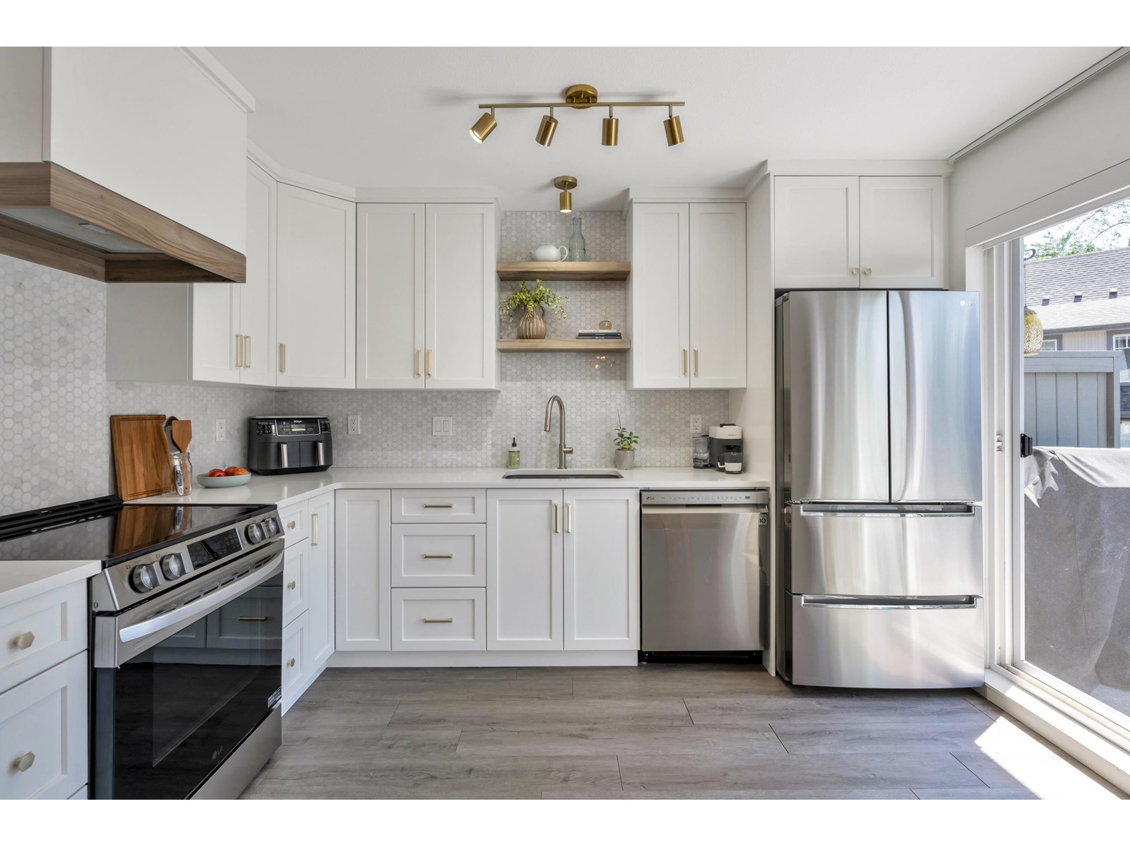 16 20038 70 AVENUE, Langley real estate listing R3013179