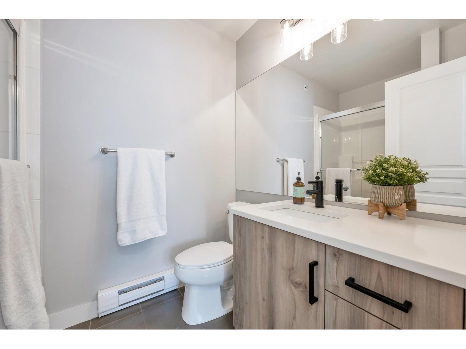 16 20038 70 AVENUE, Langley real estate listing R3013179