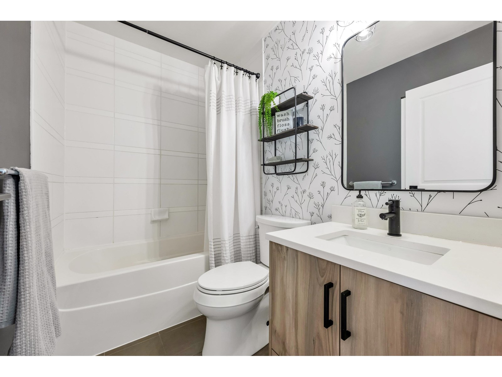 16 20038 70 AVENUE, Langley real estate listing R3013179