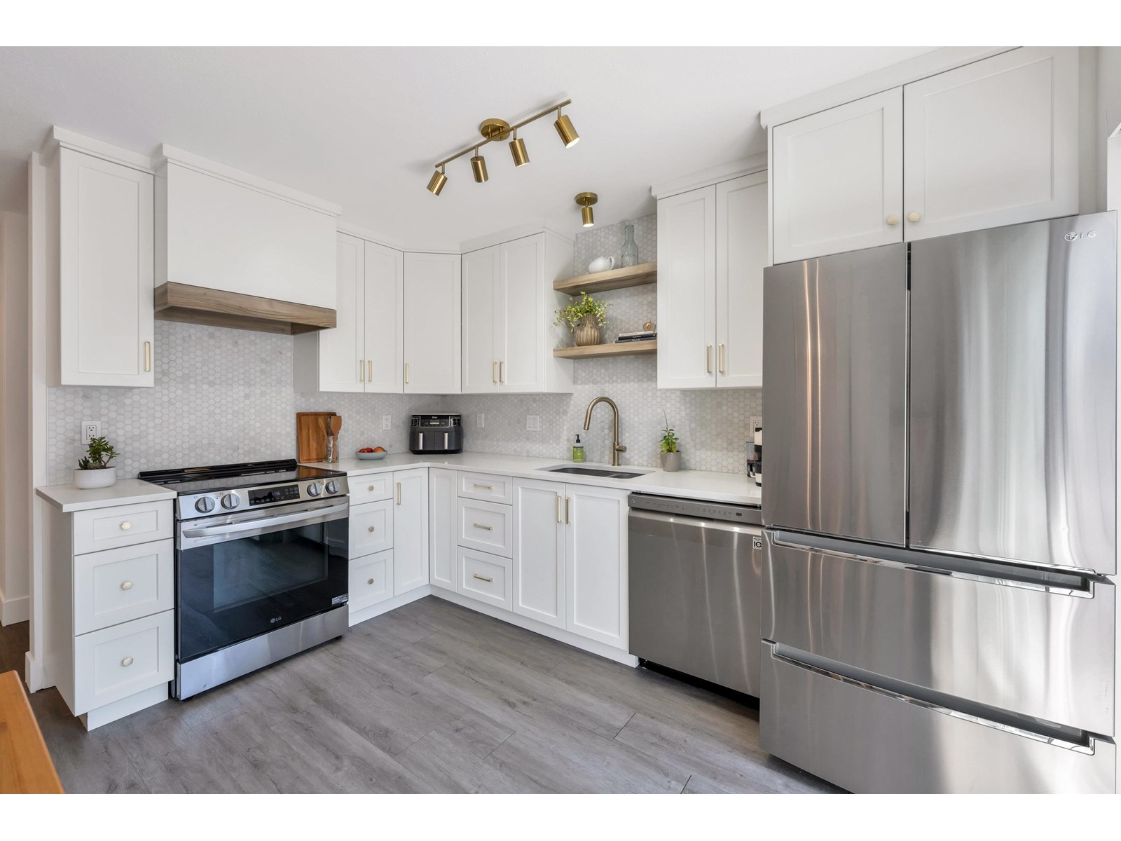 16 20038 70 AVENUE, Langley real estate listing R3013179