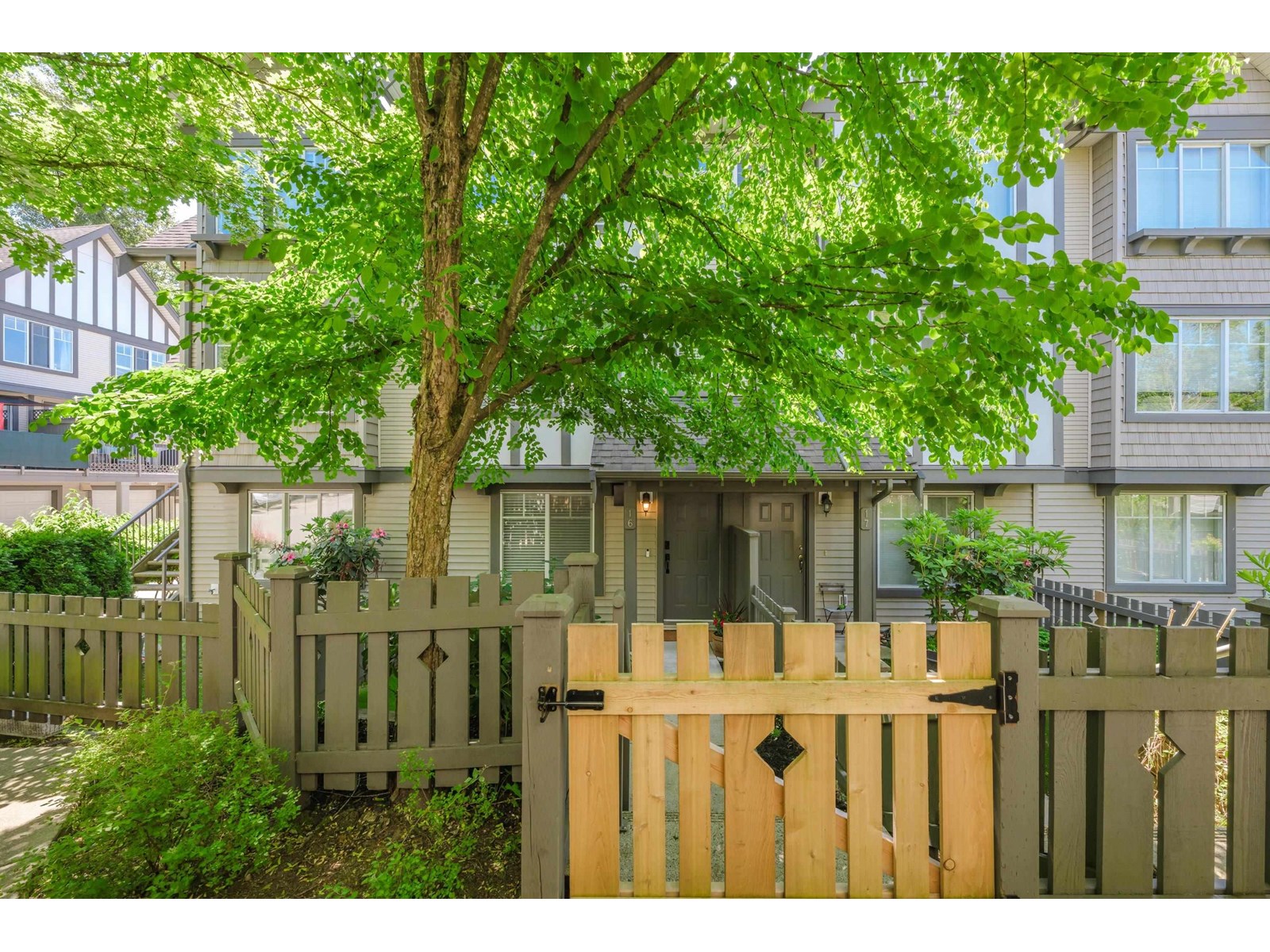 16 20038 70 AVENUE, Langley real estate listing R3013179
