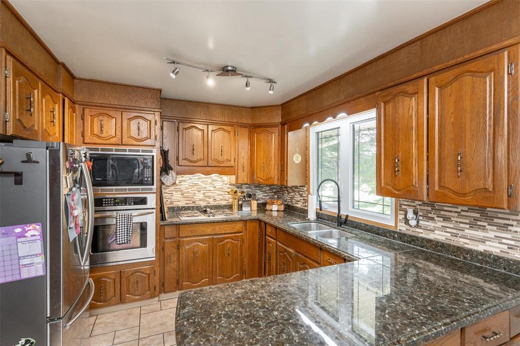 Photo 37 of 556 Greenbrier Avenue, Winnipeg MB