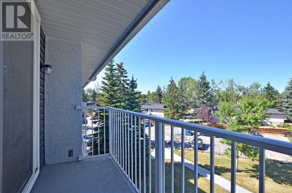 Single Family House for Sale in C  Dalton Drive NW Dalhousie Calgary 