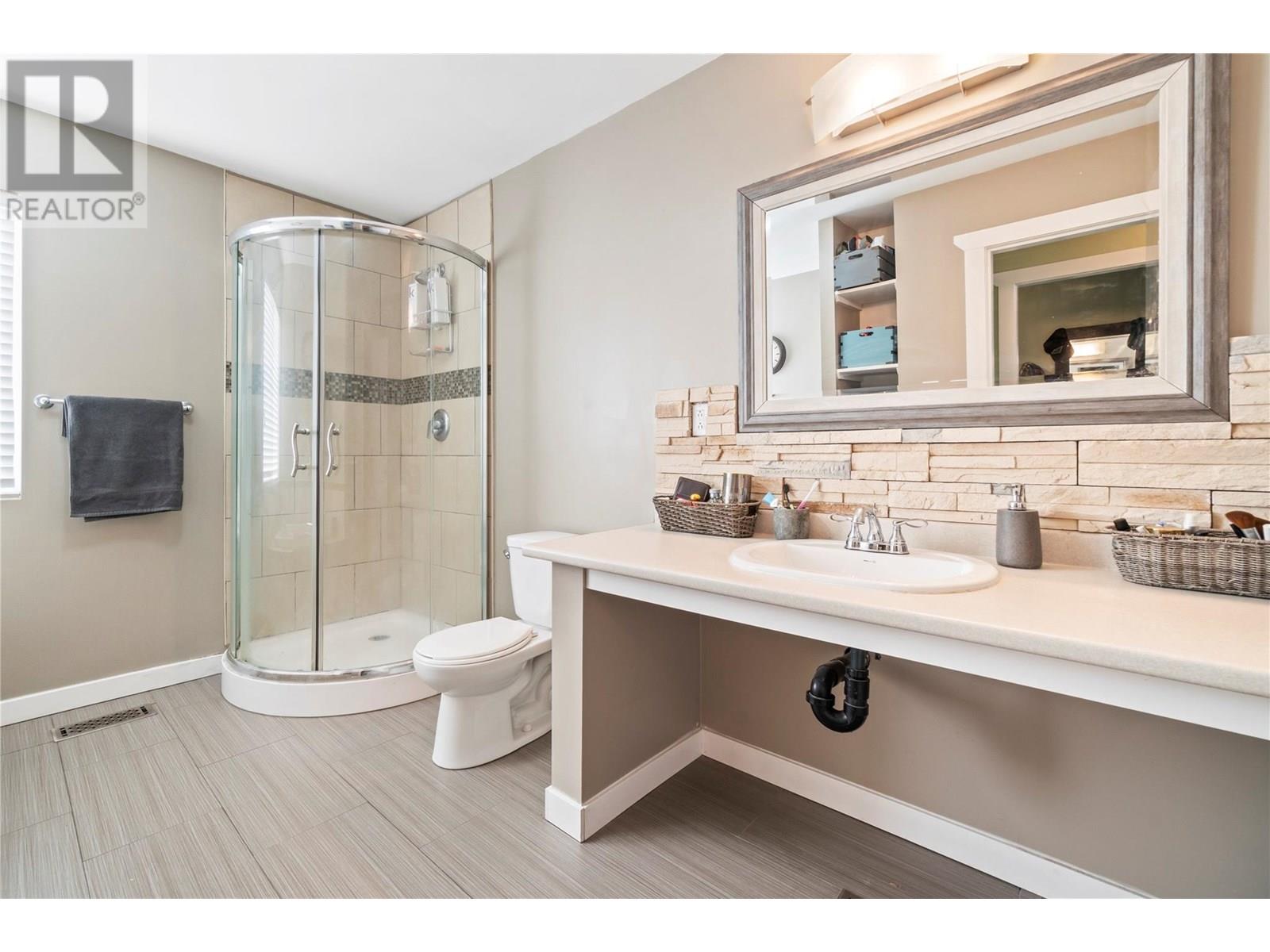  6046 Jackson Crescent, Peachland