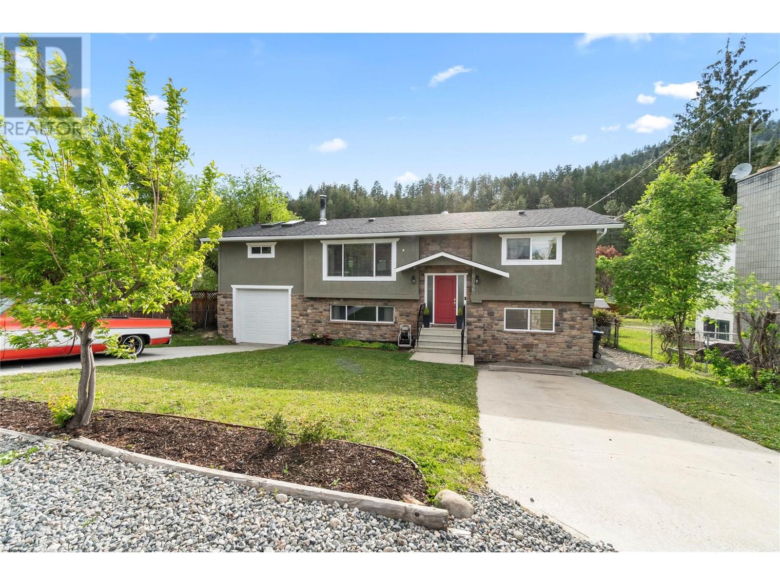  6046 Jackson Crescent, Peachland
