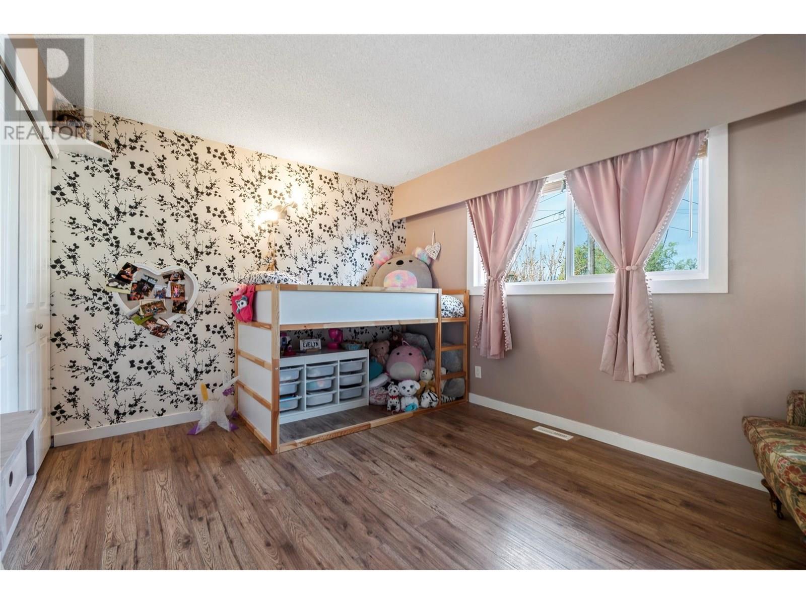  6046 Jackson Crescent, Peachland