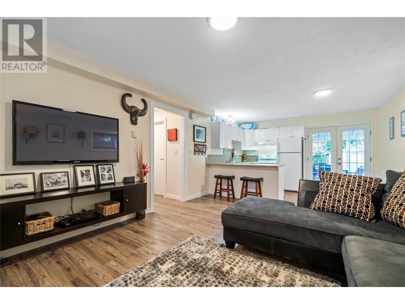 6046 Jackson Crescent, Peachland