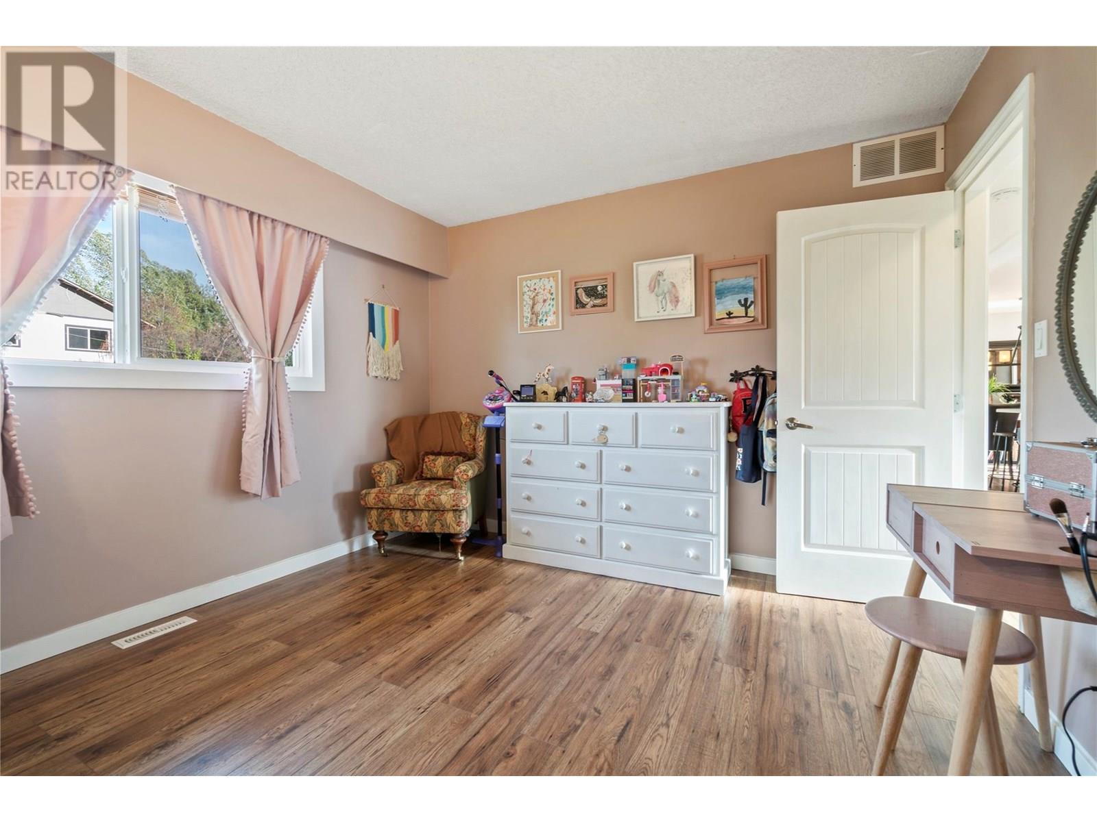  6046 Jackson Crescent, Peachland