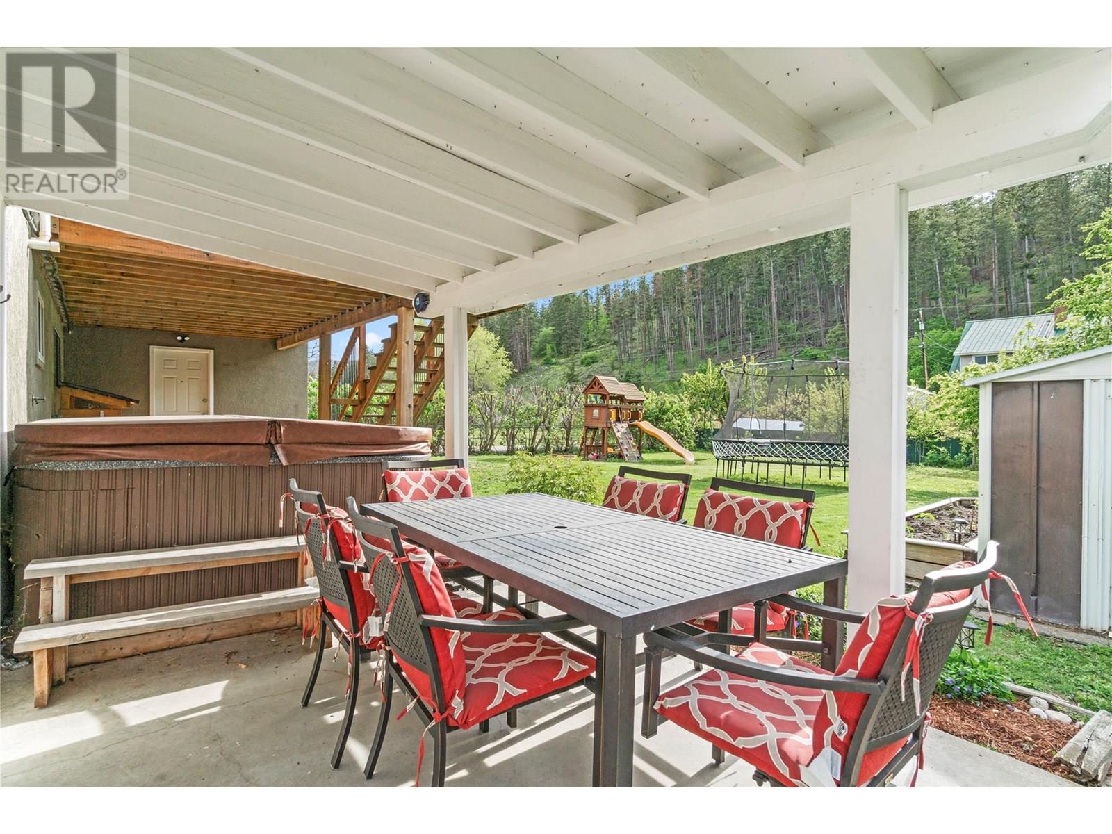 6046 Jackson Crescent, Peachland