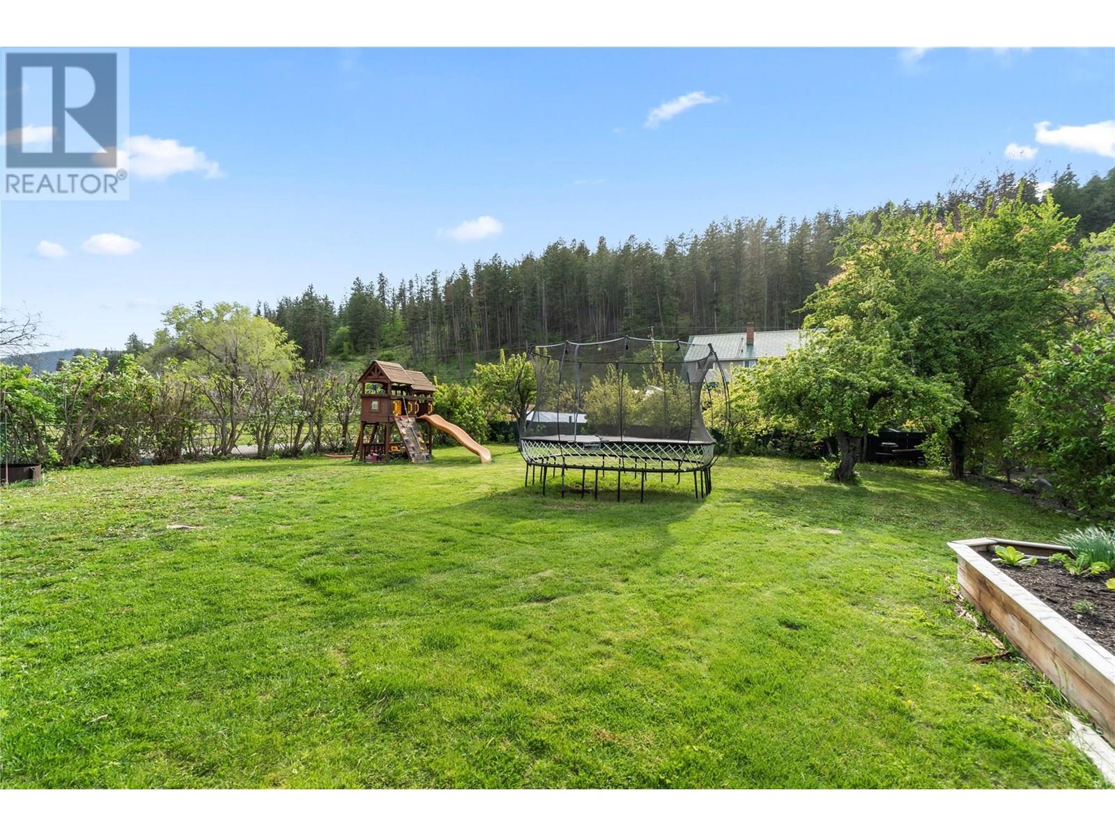  6046 Jackson Crescent, Peachland