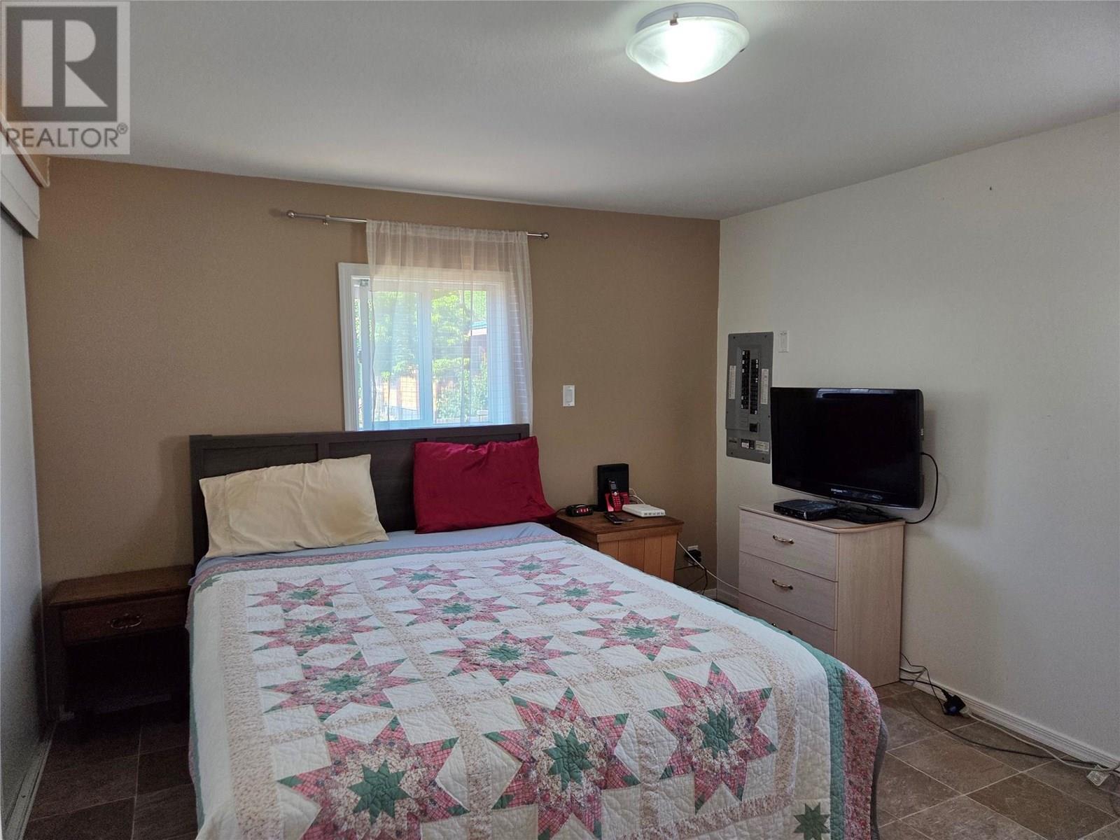 22 31 Highway 3A Other, Keremeos