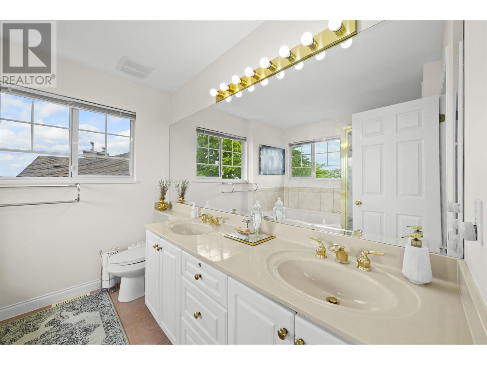 Photo 19 of 124 2979 Panorama Drive, Coquitlam BC