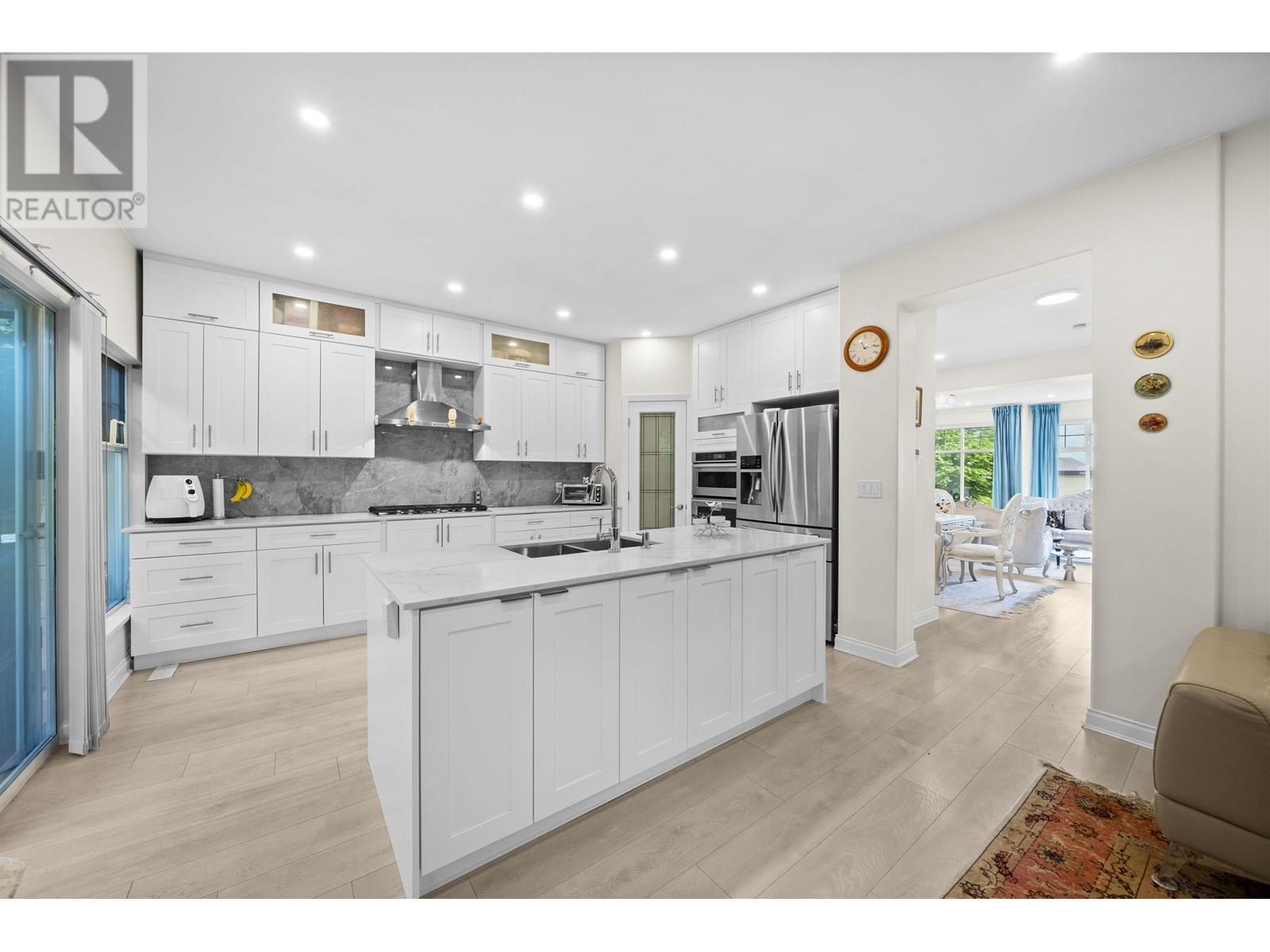 Photo 5 of 124 2979 Panorama Drive, Coquitlam BC