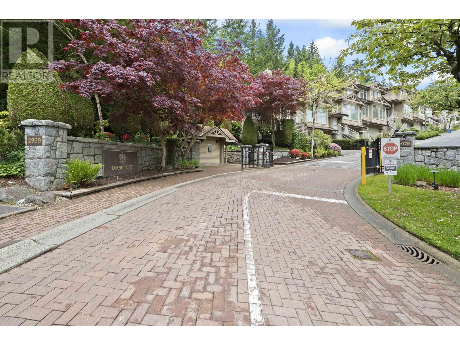 Photo 10 of 124 2979 Panorama Drive, Coquitlam BC