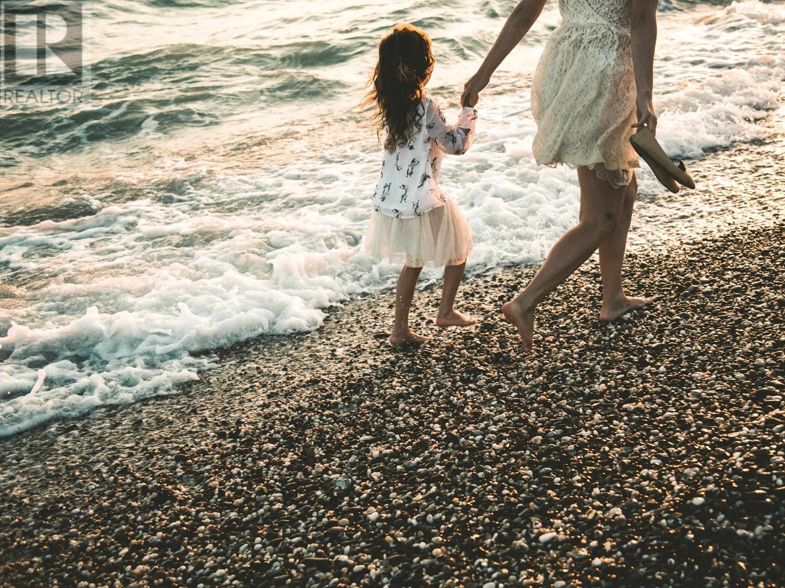 6403 LILAC STREET, Sechelt