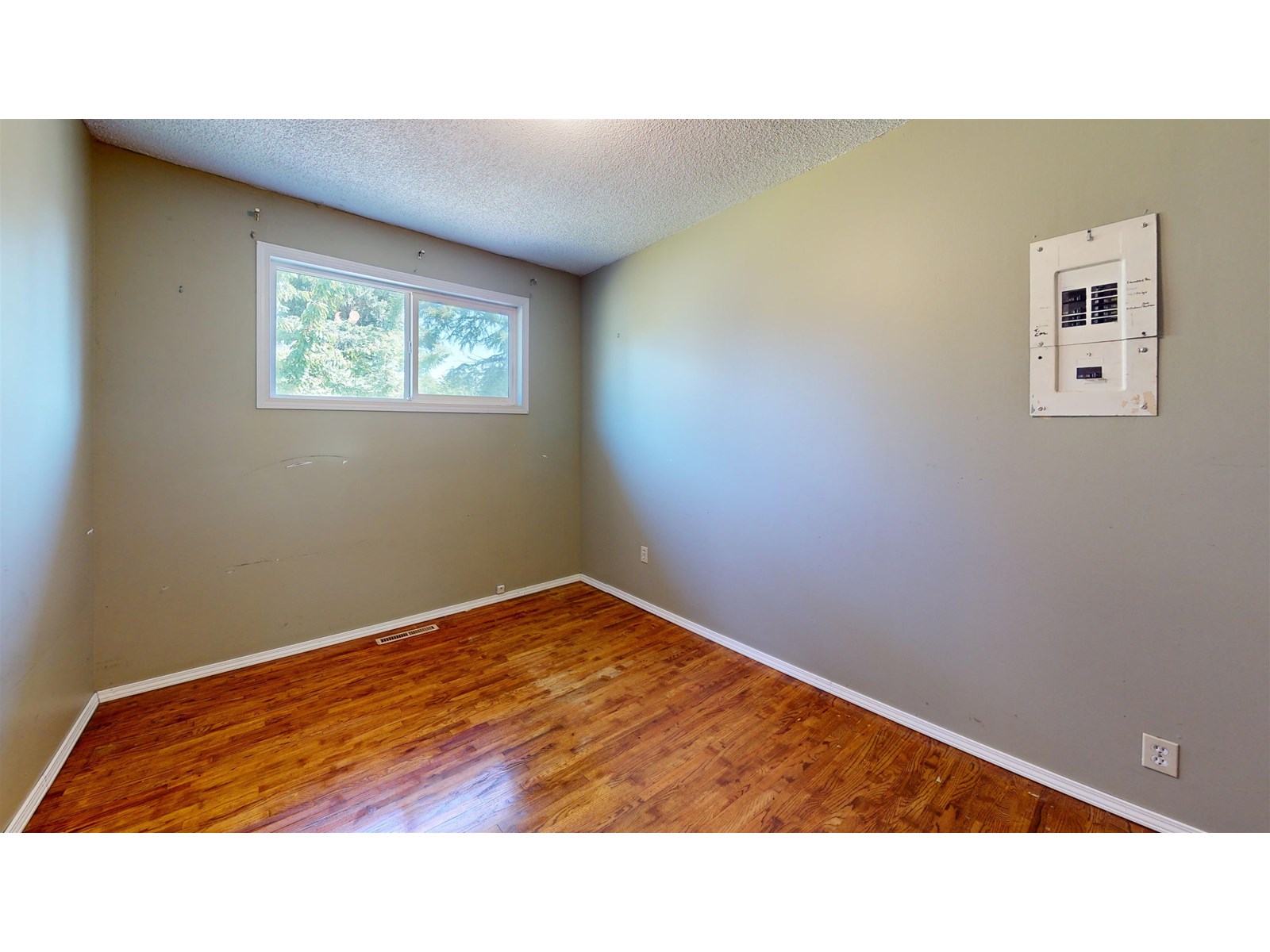 15463 16A AVENUE, Surrey