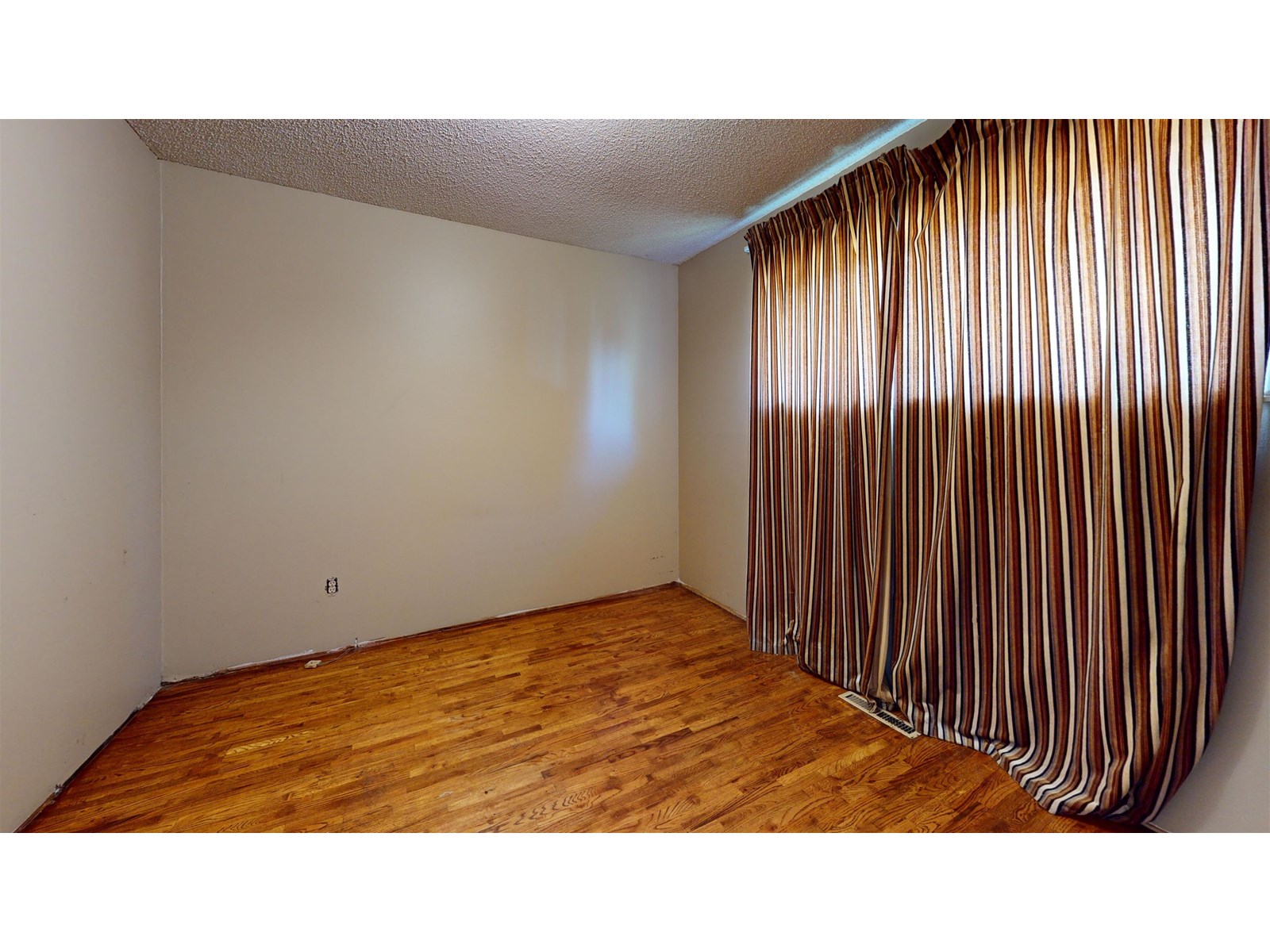 15463 16A AVENUE, Surrey