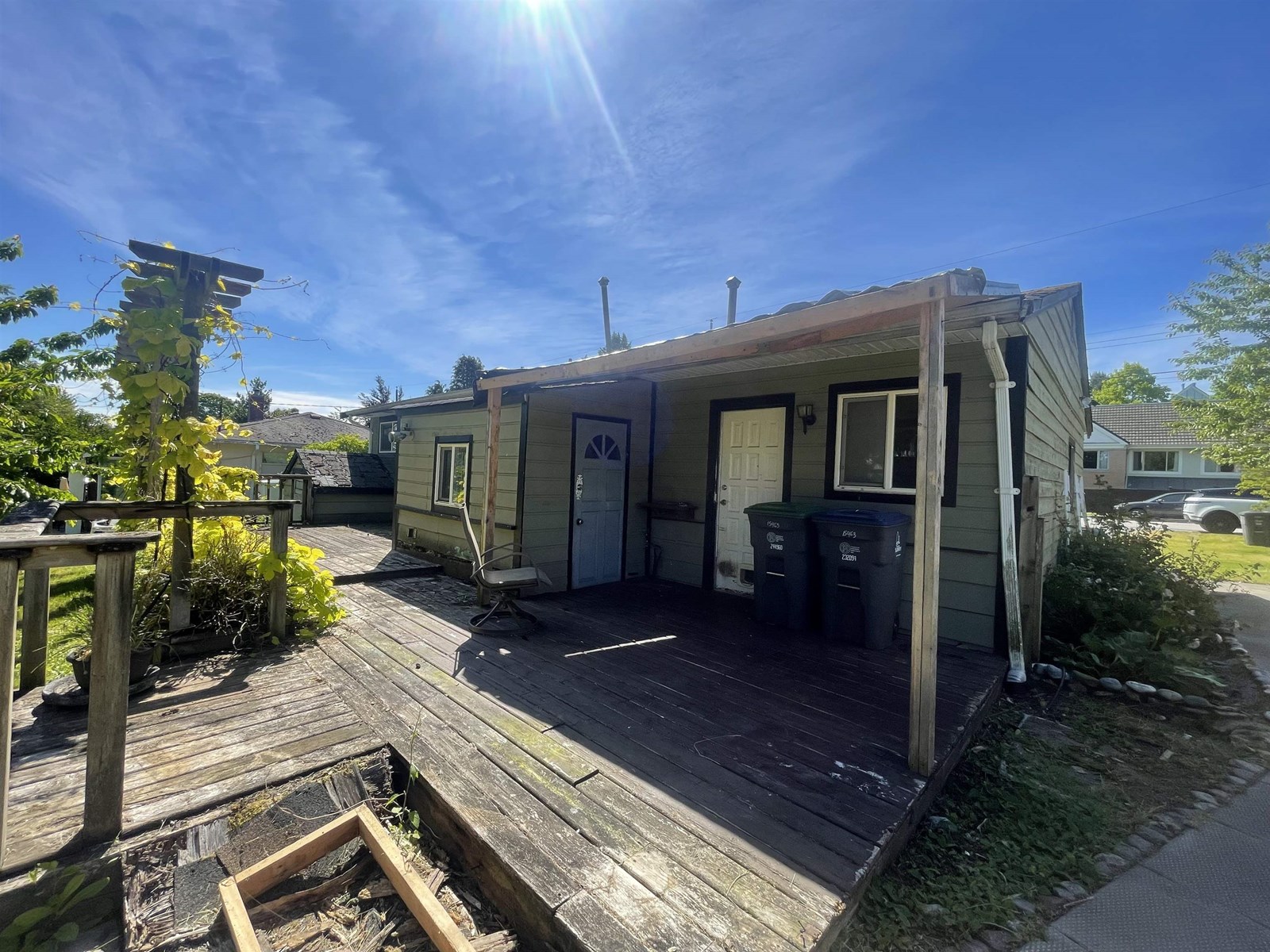 15463 16A AVENUE, Surrey