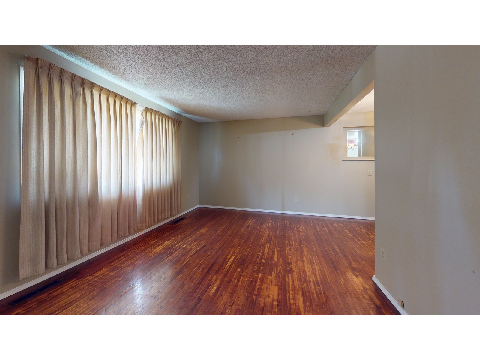 15463 16A AVENUE, Surrey