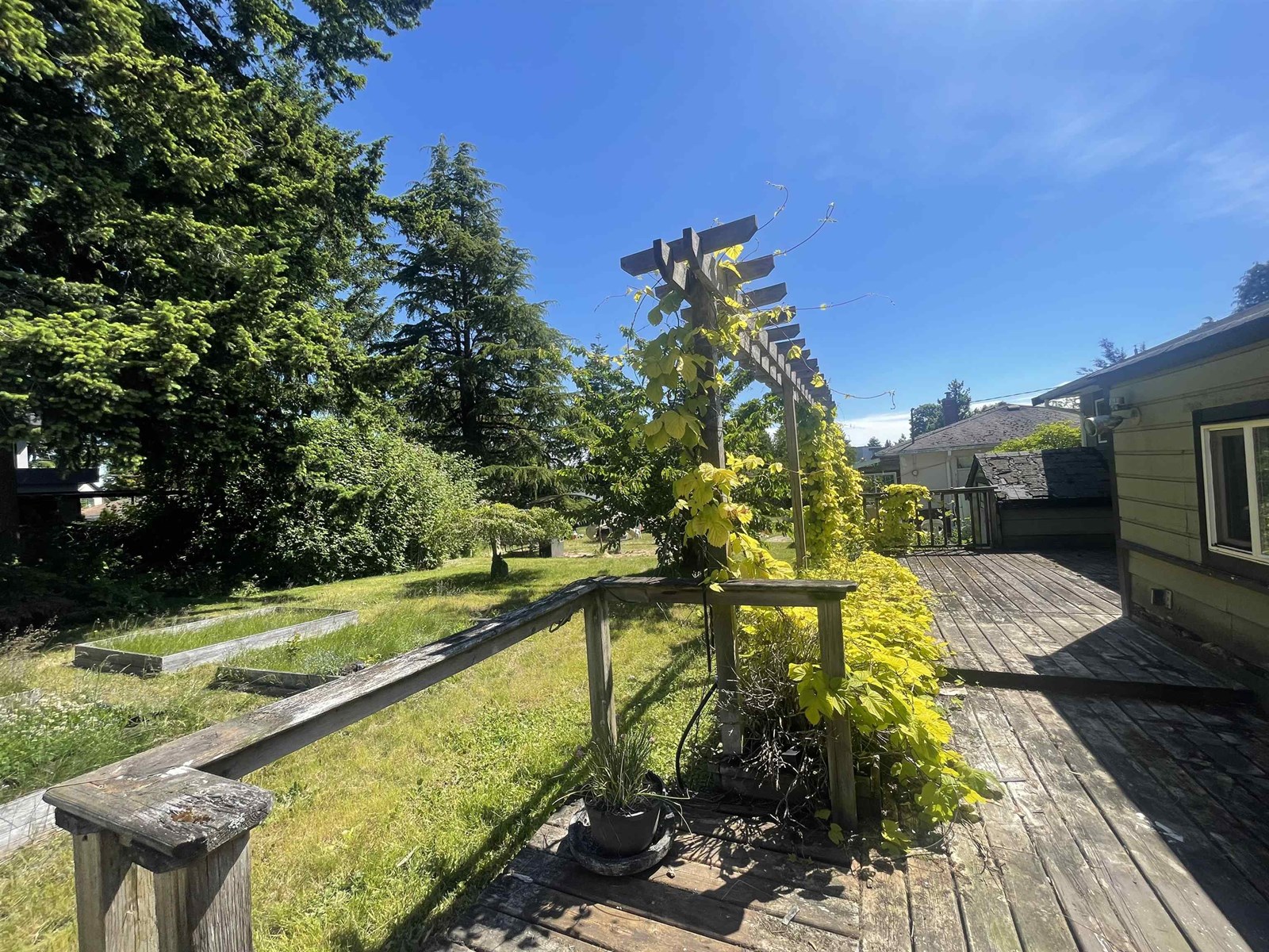 15463 16A AVENUE, Surrey